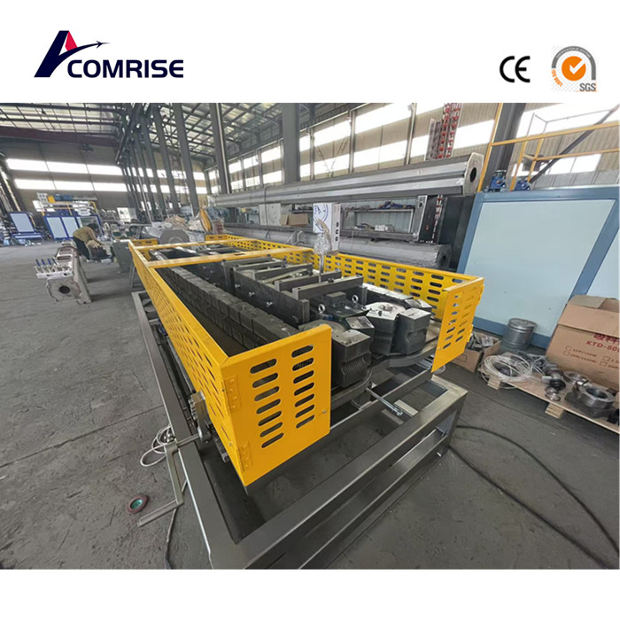 Ống gấp đôi tường trong hội thảo đang được thử nghiệm