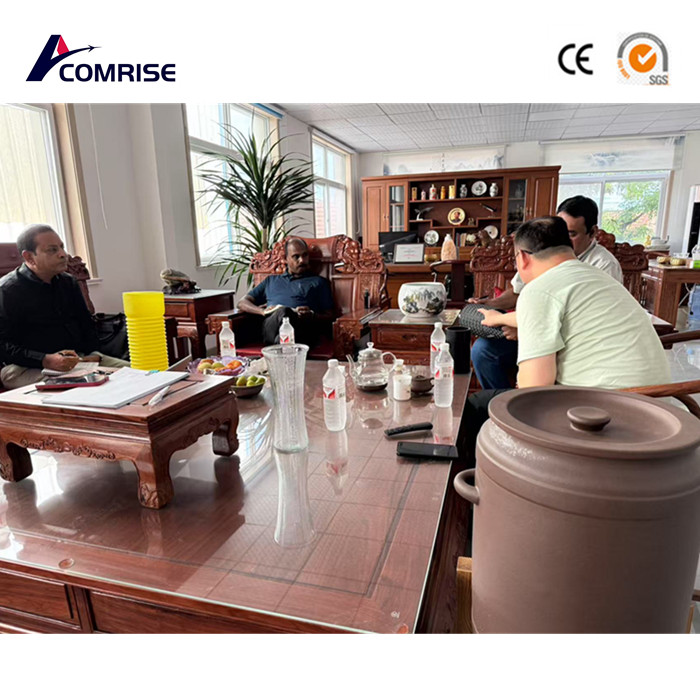 Khách hàng của chúng tôi đã đến để kiểm tra nhà máy và rất hài lòng